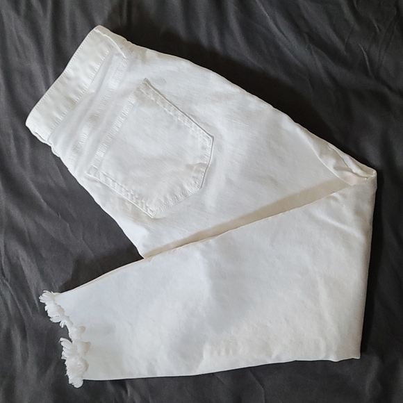 Loft midrise white jeans w/frayed ankles - Picture 3 of 13